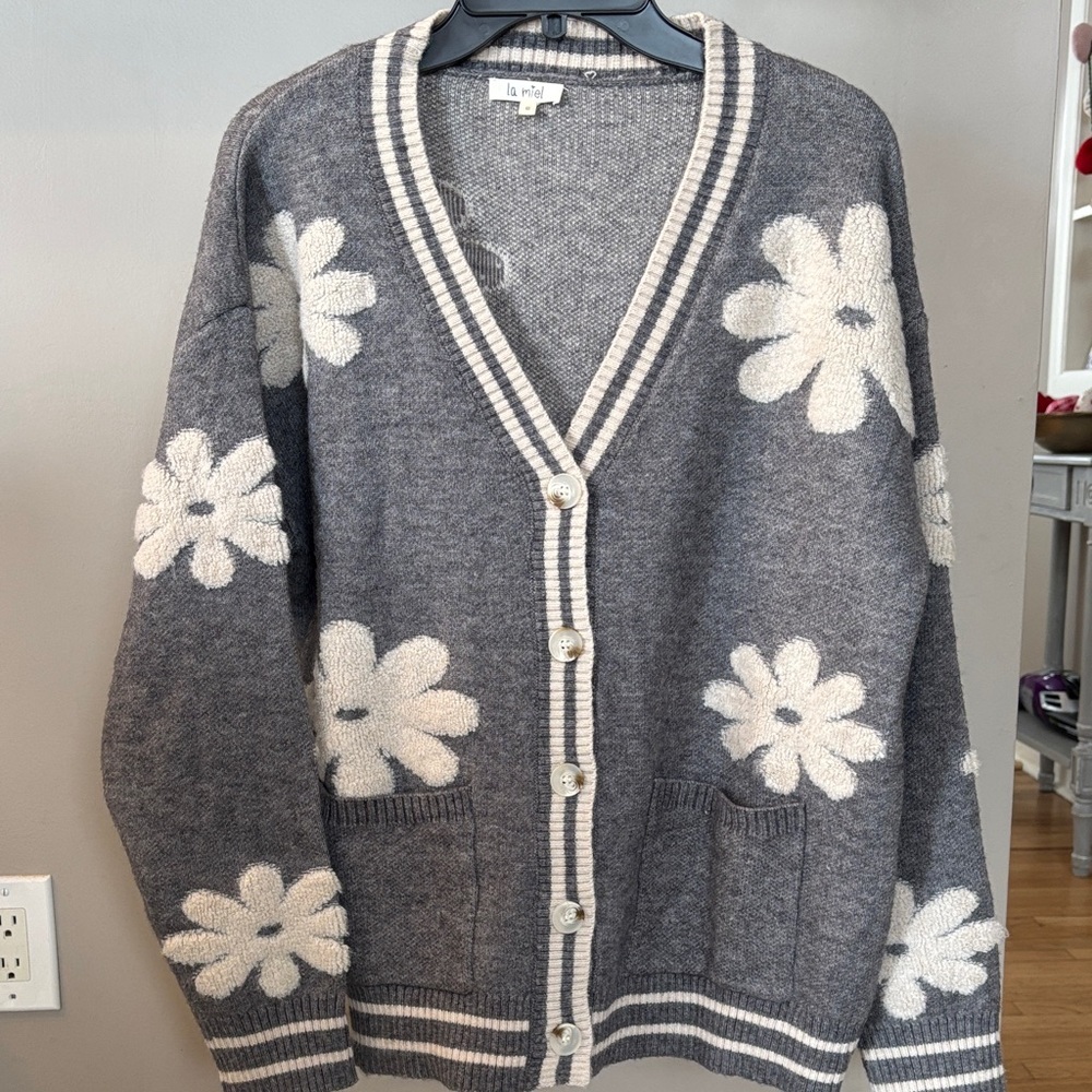 LA MIEL EUC Gray Floral Oversized Cardigan Size S